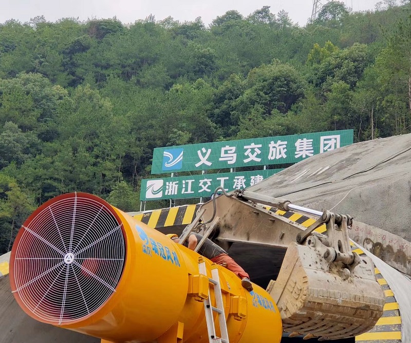 ���̰���